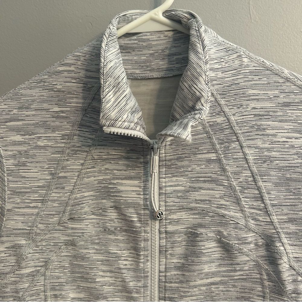 Lululemon Define Jacket Size 10 - 4 Wee Are From Space - Nimble Battleship 🪐 - Picture 8 of 13